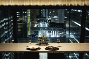 MT_店内_窓側カウンター01